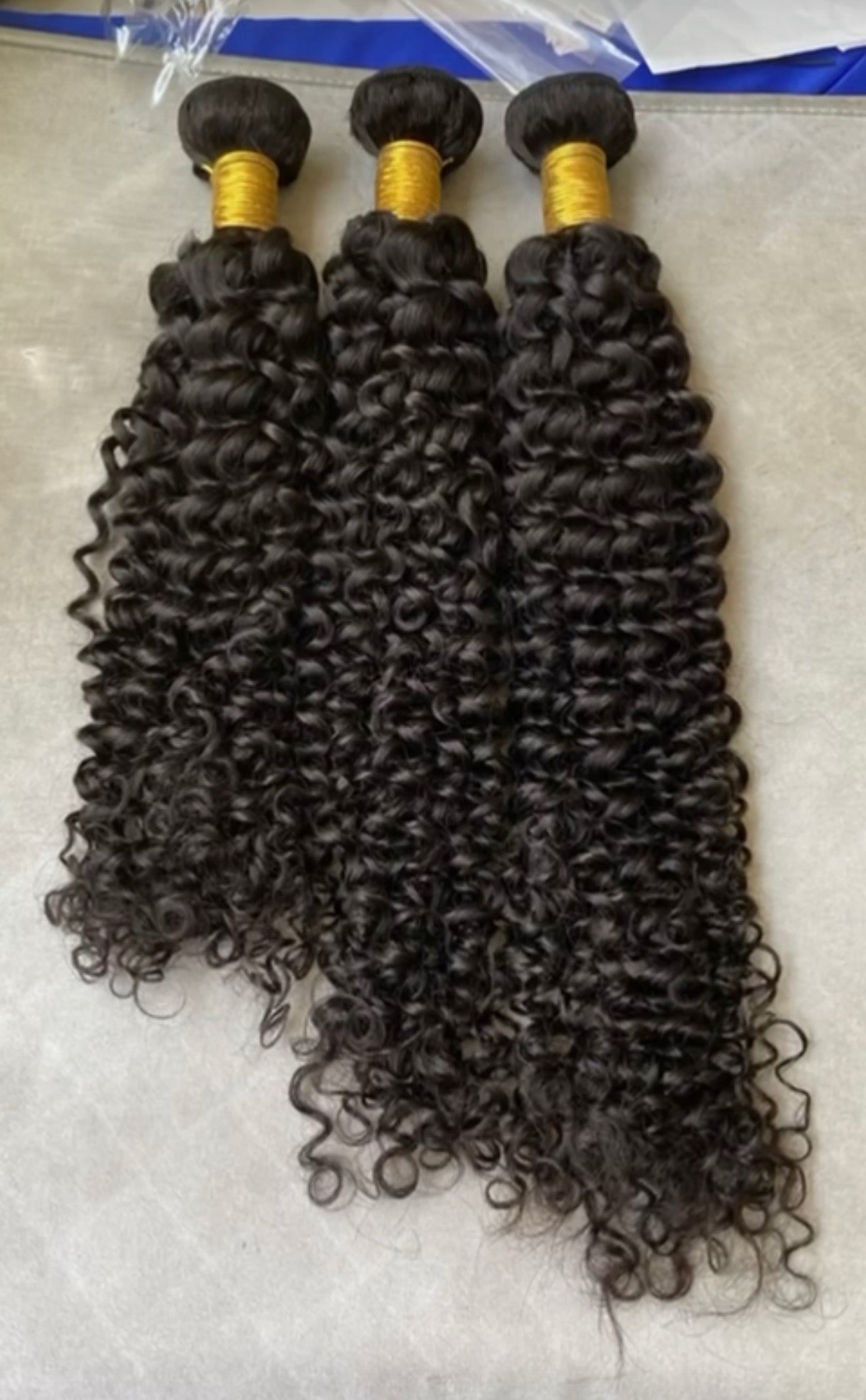 KINKY CURLY